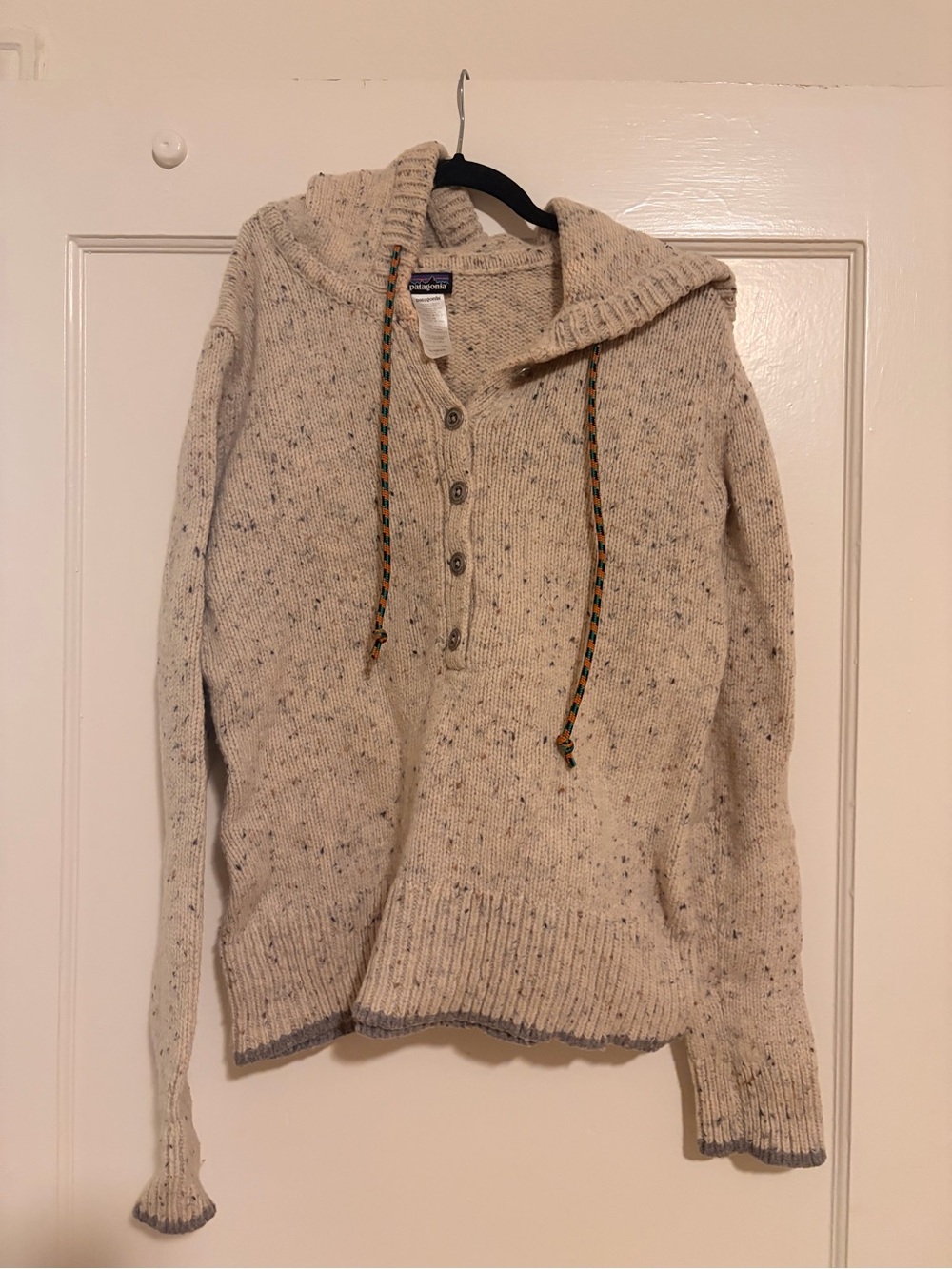 Patagonia Cream Speckled Henley Hooded Sweater
